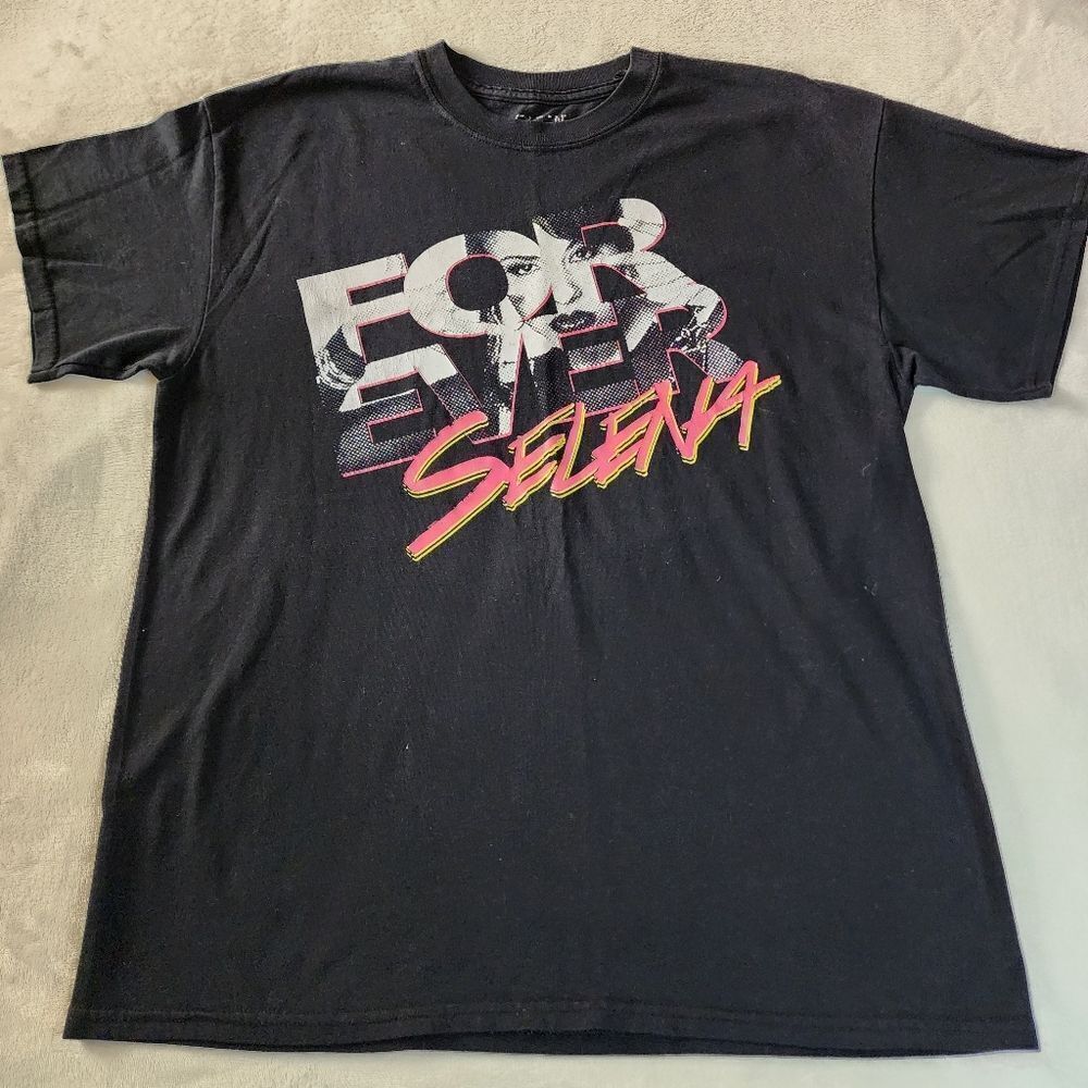 Gildan Forever Selena Black Tshirt With Graphics Size Large